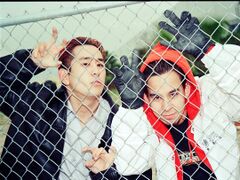 Mike Shinoda and Joe Hahn in 1998 by Howard Min[9]